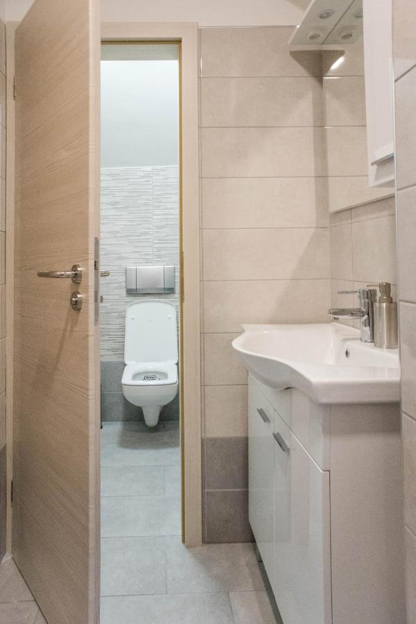 Jantar Apartmaji Novo Mesto Exterior photo